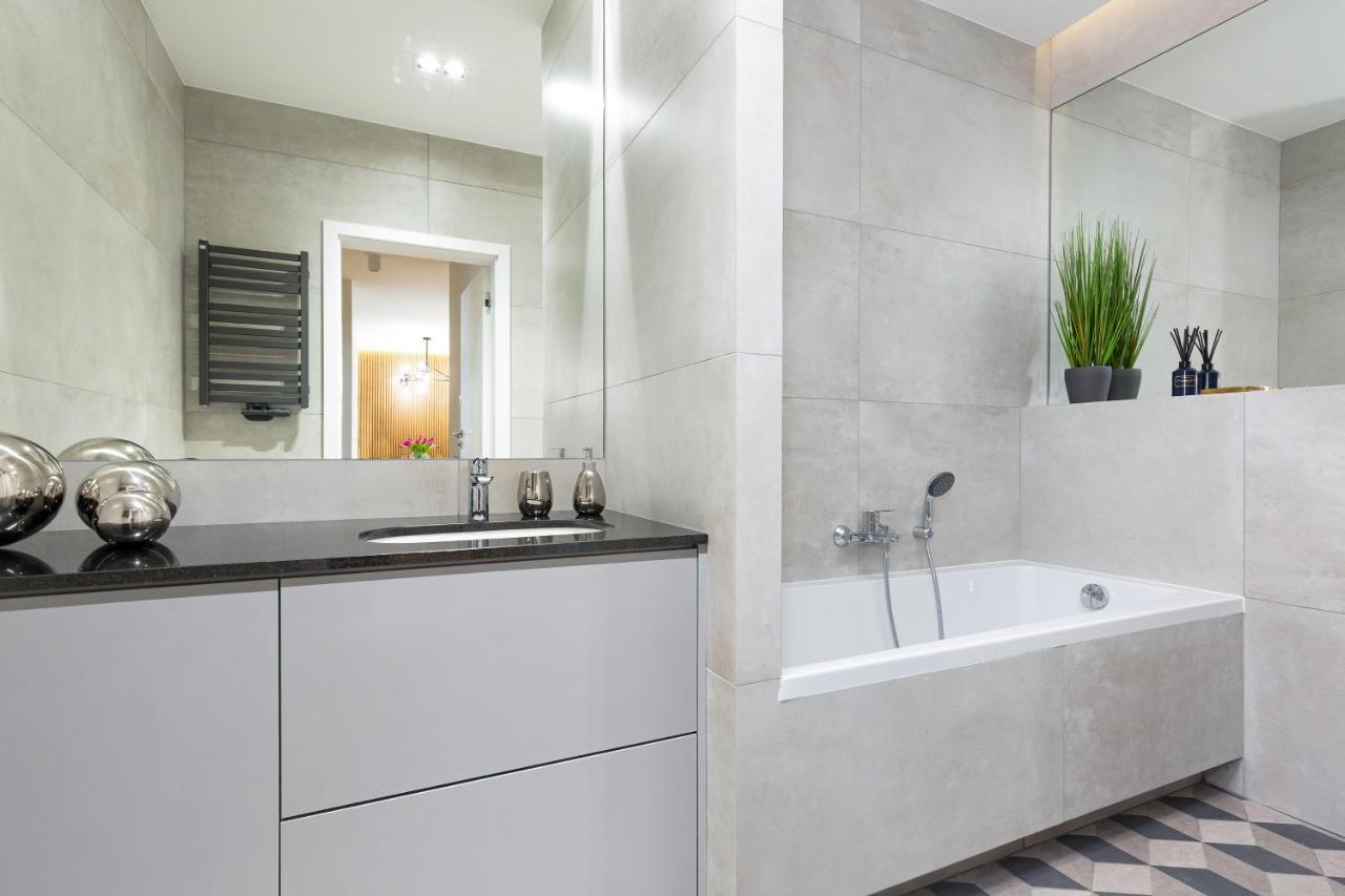 Mennica Residence - City Center By Renters Prestige Warszawa Eksteriør billede